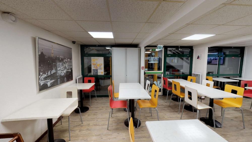 Classic Hotel - Fontenay Tresigny Bagian luar foto