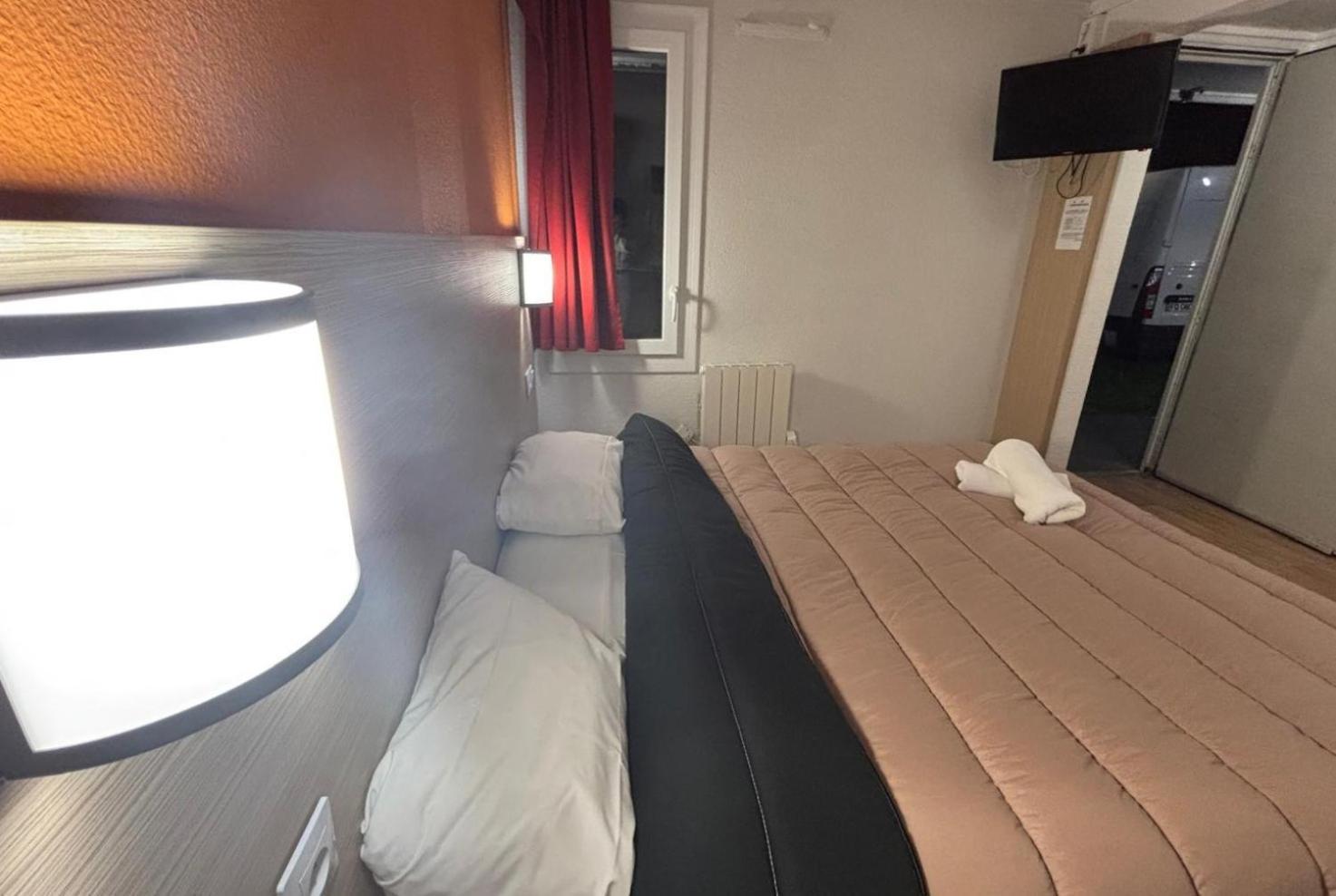 Classic Hotel - Fontenay Tresigny Bagian luar foto