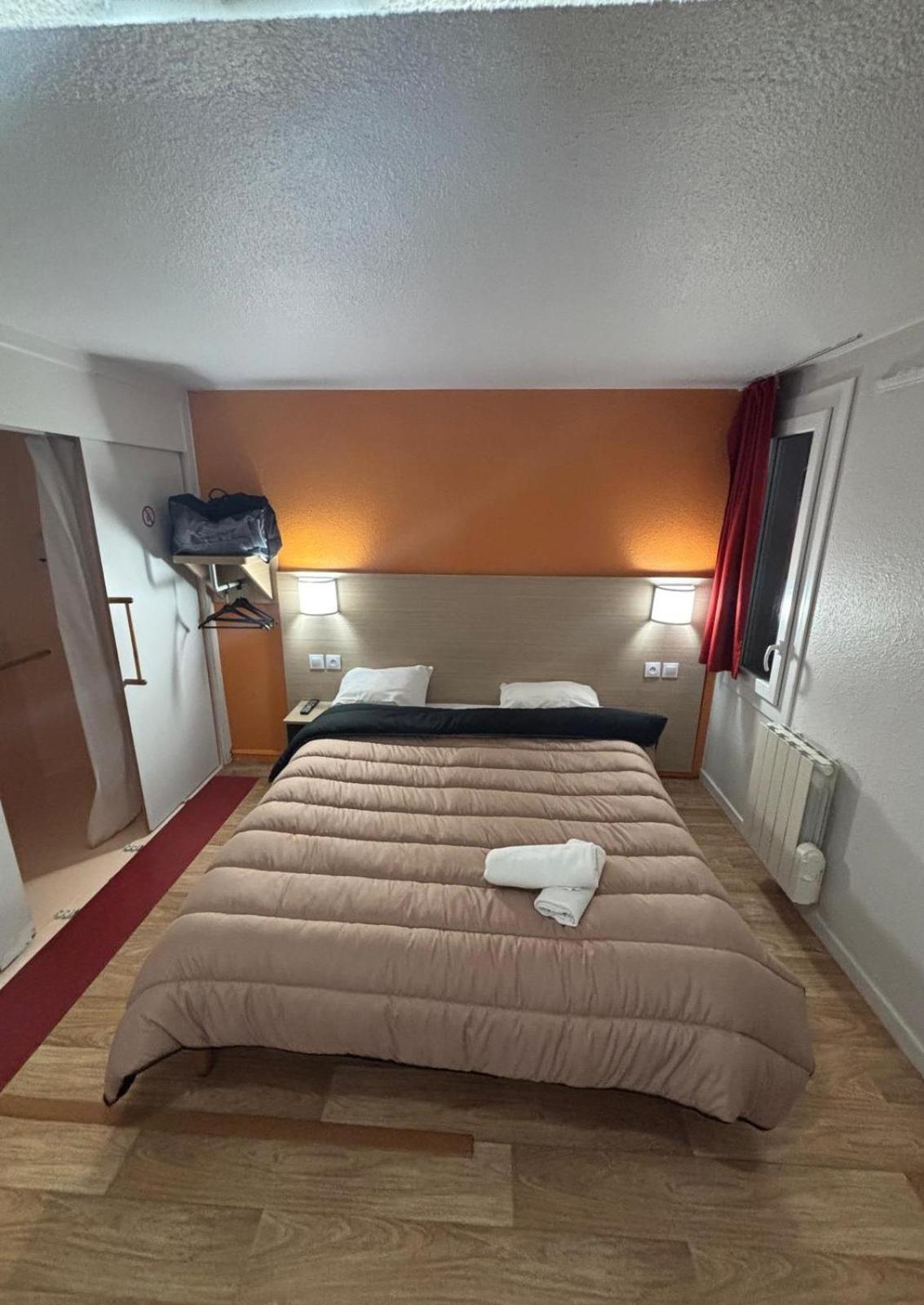 Classic Hotel - Fontenay Tresigny Bagian luar foto