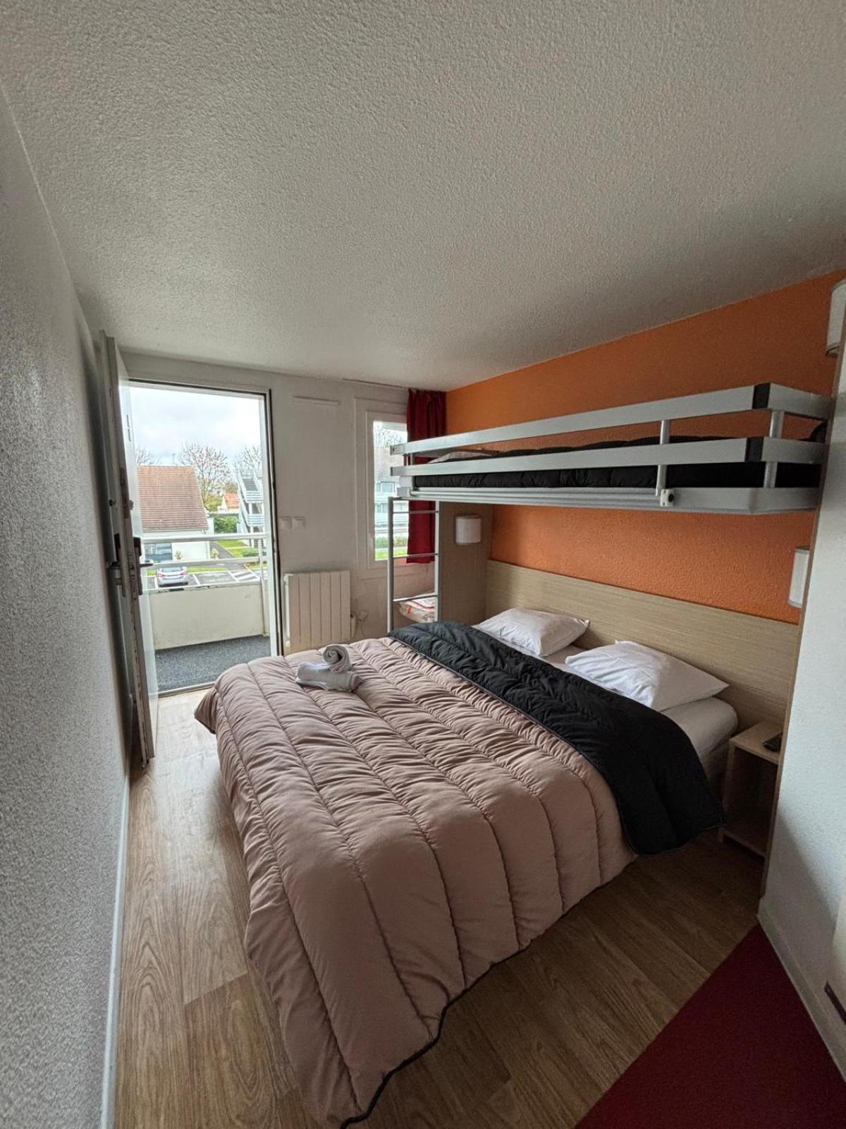Classic Hotel - Fontenay Tresigny Bagian luar foto