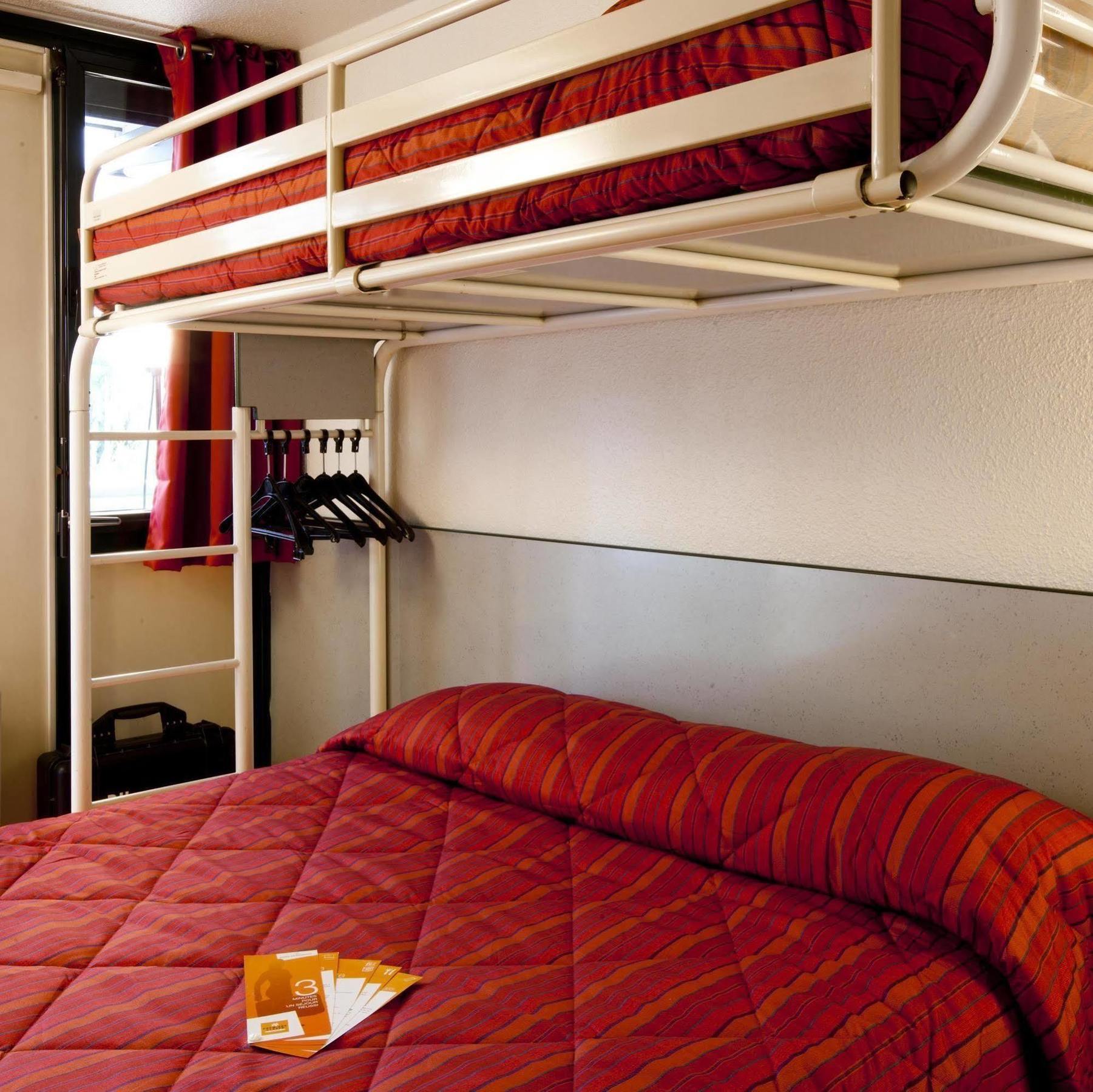 Classic Hotel - Fontenay Tresigny Bagian luar foto