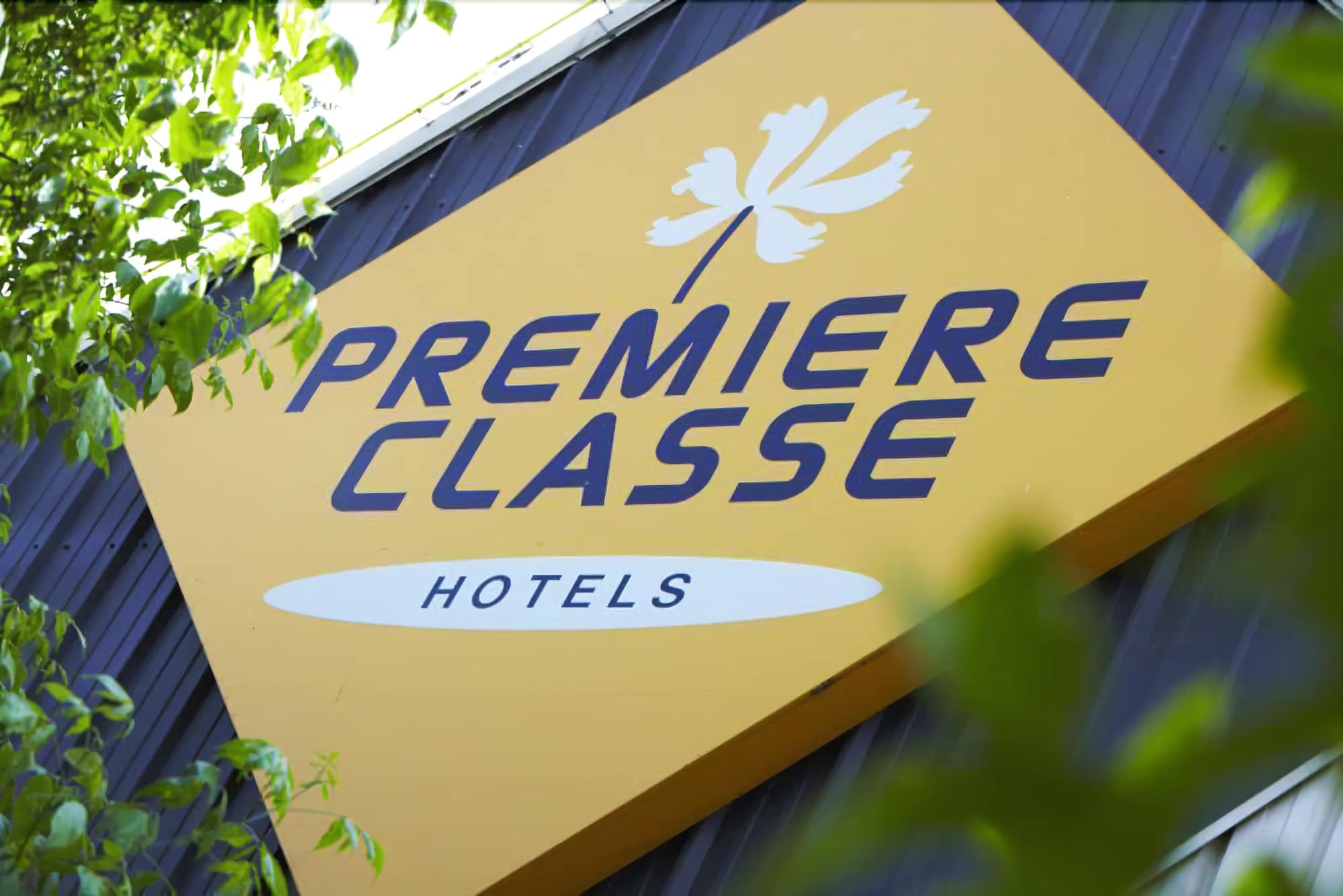 Classic Hotel - Fontenay Tresigny Bagian luar foto