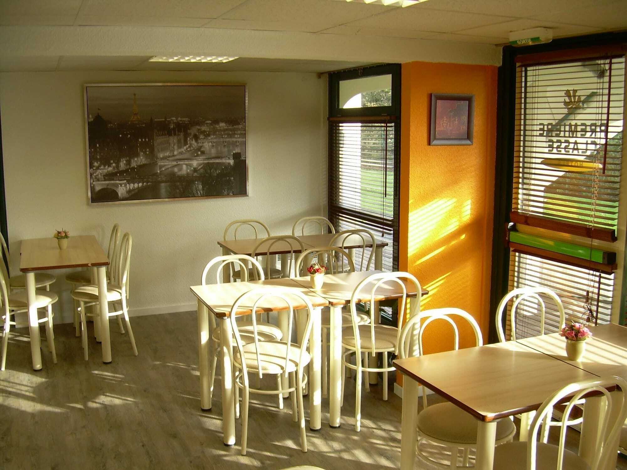 Classic Hotel - Fontenay Tresigny Bagian luar foto